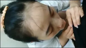 Cô bạn gái quảng nam lén lút bú mút cho anh người yêu trong phòng tắm